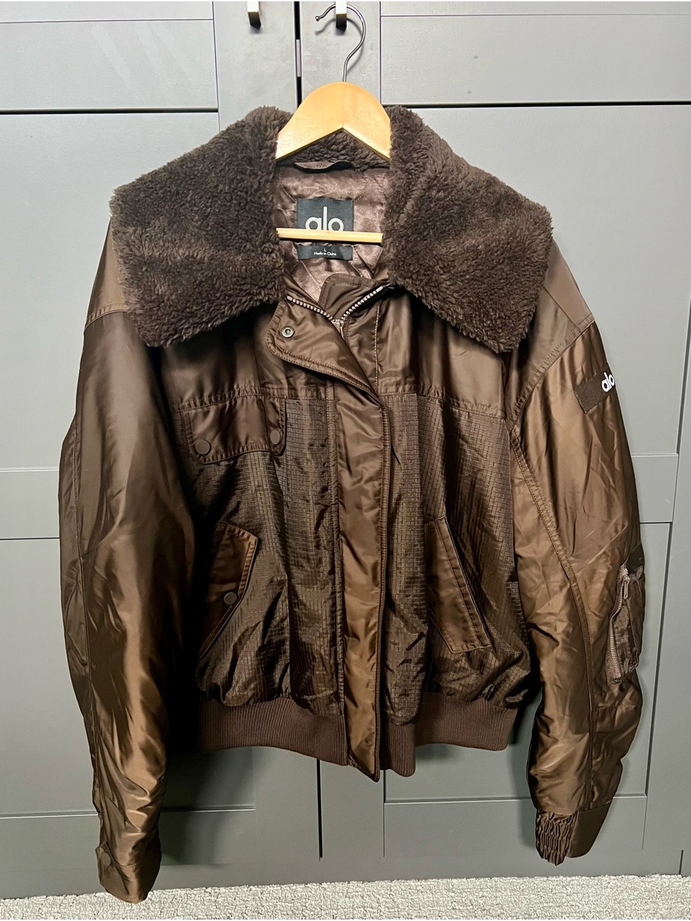 EUC ALO Yoga Women’s Brown Shearling Collar Puffer Jacket- Sz Large